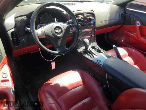 2010 Chevrolet Corvette z VIN 1G1YF2DW1A5101458, wystawiony jako Copart lot #53682255 z przebiegiem 77 023 mil mil oraz Szkoda całkowita • Salvage title. Historia ofert i sprzedaży dostępna na DreamBid. Obrazek 8.