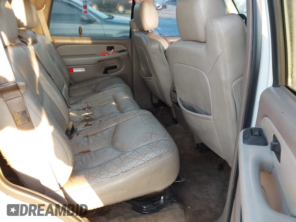 2003 GMC Yukon SLT with VIN 1GKEC13Z43J102238, listed as a IAAI auction lot 41618837 with 371,562 mi miles. Bid and sale history available at carsss.com. Image 8.