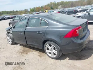 2015 Volvo S60 T5 Premier with VIN YV1612TB5F1310965, listed as a IAAI auction lot 42069463 with 107,178 mi miles. Bid and sale history available at carsss.com. Image 3.