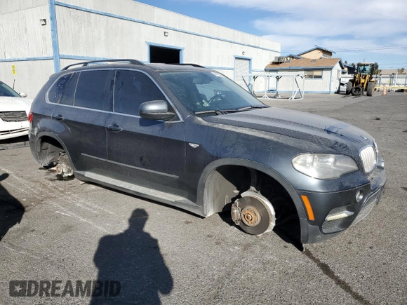 2013 BMW X5 xDrive35i with VIN 5UXZV4C59D0B16487, listed as a Copart auction lot 44130225 with 140,192 mi miles and Clean Title. Bid and sale history available at carsss.com. Image 4.