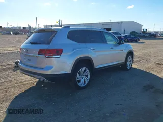 2018 Volkswagen Atlas SE with VIN 1V2DR2CA5JC533628, listed as a IAAI auction lot 40849747 with 109,838 mi miles and . Bid and sale history available at DreamBid. Image 4.