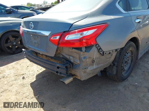 2016 Nissan Altima SR with VIN 1N4AL3AP9GC180232, listed as a IAAI auction lot 42125938 with 158,846 mi miles and . Bid and sale history available at carsss.com. Image 13.