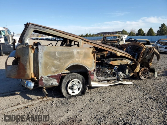 2005 Chevrolet Express Passenger with VIN 1GAHG35UX51247175, listed as a Copart auction lot 51738325 with Not provided miles and Non repairable. Bid and sale history available at DreamBid. Image 3.