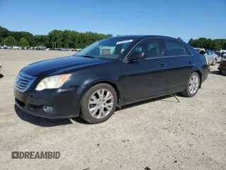 2008 Toyota Avalon XL z VIN 4T1BK36B88U311768, wystawiony jako Copart lot #57845335 z przebiegiem 247 692 mil mil oraz Czysty tytuł • Clean title. Historia ofert i sprzedaży dostępna na DreamBid. Obrazek 1.