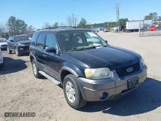 2006 Ford Escape XLT with VIN 1FMCU931X6KB64889, listed as a IAAI auction lot 41779430 with 202,177 mi miles. Bid and sale history available at carsss.com. Image 6.