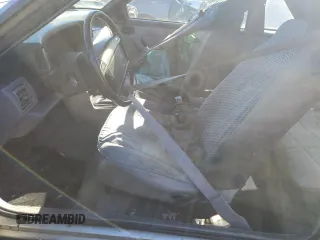 1993 Ford Mustang с VIN 1FACP41M6PF186870, выставлен на аукционе Copart как лот 87487744 с пробегом 37 671 миль миль и Списание • Salvage title. История ставок и продаж доступна на DreamBid. Изображение 7.