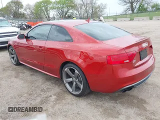 2014 Audi S5 Prestige z VIN WAUVGAFR9EA059415, wystawiony jako IAAI lot #42136897 z przebiegiem 95 667 mil mil oraz . Historia ofert i sprzedaży dostępna na DreamBid. Obrazek 3.