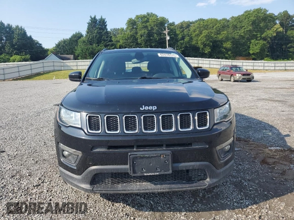 2019 Jeep Compass Latitude z VIN 3C4NJDBB5KT740982, wystawiony jako Copart lot #62478375 z przebiegiem 67 197 mil mil oraz Szkoda całkowita • Salvage title. Historia ofert i sprzedaży dostępna na DreamBid. Obrazek 5.