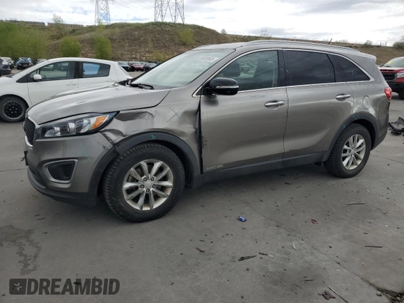 2016 Kia Sorento LX z VIN 5XYPGDA52GG107017, wystawiony jako Copart lot #55630995 z przebiegiem 110 423 mil mil oraz Nie do naprawy • Non repairable. Historia ofert i sprzedaży dostępna na DreamBid. Obrazek 1.