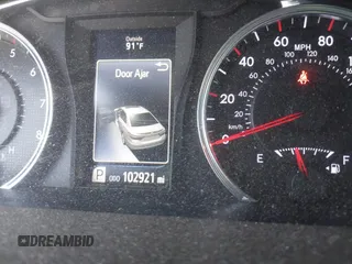 2017 Toyota Camry XLE z VIN 4T1BF1FK2HU396003, wystawiony jako IAAI lot #41792825 z przebiegiem 102 921 mil mil oraz . Historia ofert i sprzedaży dostępna na DreamBid. Obrazek 7.
