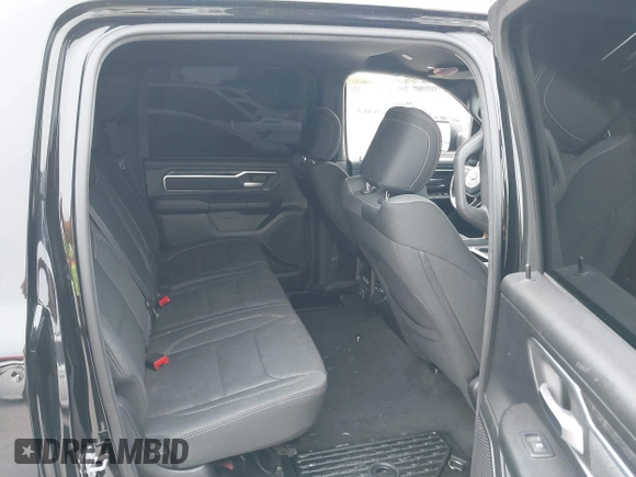 2019 Ram 1500 Big Horn z VIN 1C6RREFT1KN891182, wystawiony jako IAAI lot #41634042 z przebiegiem 128 972 mil mil oraz . Historia ofert i sprzedaży dostępna na DreamBid. Obrazek 8.