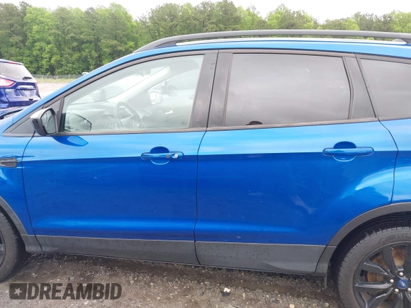 2019 Ford Escape SE z VIN 1FMCU0GD2KUB45025, wystawiony jako IAAI lot #42231745 z przebiegiem 65 732 mil mil oraz . Historia ofert i sprzedaży dostępna na DreamBid. Obrazek 15.