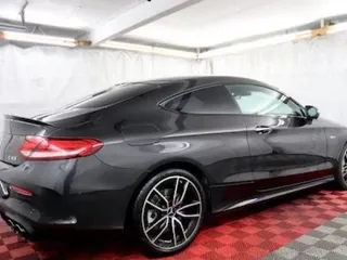 2020 Mercedes-Benz C 43 AMG z VIN WDDWJ6EB9LF941796, wystawiony jako Copart lot #87534475 z przebiegiem 39 533 mil mil oraz Czysty tytuł • Clean title. Historia ofert i sprzedaży dostępna na DreamBid. Obrazek 4.