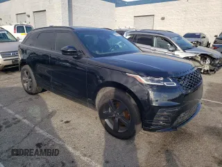 2020 Land Rover Range Rover Velar R-Dynamic S z VIN SALYK2FV6LA255268, wystawiony jako Copart lot #44068565 z przebiegiem 56 923 mil mil oraz Czysty tytuł • Clean title. Historia ofert i sprzedaży dostępna na DreamBid. Obrazek 4.