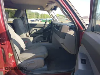2007 Jeep Commander Sport с VIN 1J8HH48P87C553761, выставлен на аукционе IAAI как лот 42442898 с пробегом 171 863 миль миль и . История ставок и продаж доступна на DreamBid. Изображение 5.