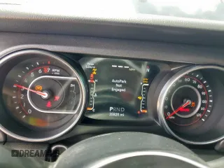 2022 Jeep Gladiator Mojave with VIN 1C6JJTEG6NL164679, listed as a Copart auction lot 53874465 with 35,820 mi miles and Salvage title. Bid and sale history available at DreamBid. Image 9.