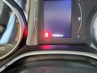 2021 Jeep Compass Latitude z VIN 3C4NJDBB0MT594087, wystawiony jako IAAI lot #42791550 z przebiegiem 78 385 mil mil oraz . Historia ofert i sprzedaży dostępna na DreamBid. Obrazek 36.