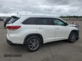 2018 Toyota Highlander SE z VIN 5TDJZRFH2JS911201, wystawiony jako Copart lot #57843215 z przebiegiem 94 977 mil mil oraz Szkoda całkowita • Salvage title. Historia ofert i sprzedaży dostępna na DreamBid. Obrazek 3.