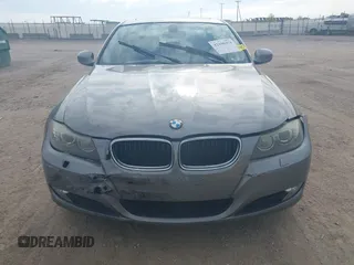 2011 BMW 3 Series 328i xDrive z VIN WBAPK5C52BF123454, wystawiony jako IAAI lot #42108474 z przebiegiem 111 165 mil mil oraz . Historia ofert i sprzedaży dostępna na DreamBid. Obrazek 12.