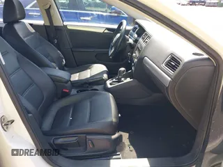 2013 Volkswagen Jetta SE z VIN 3VWDP7AJXDM207119, wystawiony jako IAAI lot #42155020 z przebiegiem 144 836 mil mil oraz . Historia ofert i sprzedaży dostępna na DreamBid. Obrazek 5.