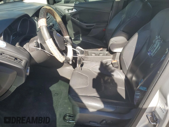 2015 Ford Focus SE z VIN 1FADP3F25FL283595, wystawiony jako Copart lot #57966705 z przebiegiem 182 405 mil mil oraz Szkoda całkowita • Salvage title. Historia ofert i sprzedaży dostępna na DreamBid. Obrazek 7.