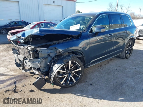 2021 Volvo XC90 Momentum with VIN YV4A221K4M1710669, listed as a IAAI auction lot 41417490 with 52,236 mi miles. Bid and sale history available at carsss.com. Image 18.