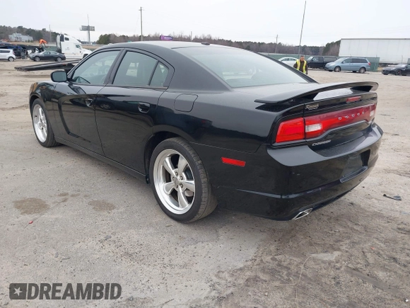 2013 Dodge Charger SXT with VIN 2C3CDXHG2DH525370, listed as a IAAI auction lot 41395980 with 226,079 mi miles. Bid and sale history available at carsss.com. Image 3.