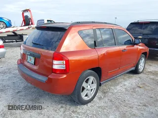 2008 Jeep Compass Sport with VIN 1J8FT47048D558171, listed as a IAAI auction lot 40563245 with 115,301 mi miles. Bid and sale history available at carsss.com. Image 4.