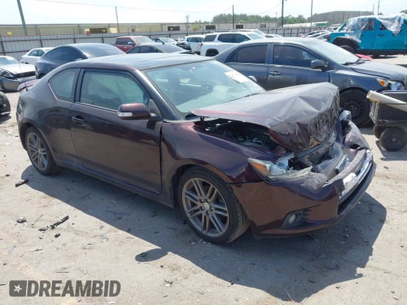 2013 Scion tC z VIN JTKJF5C79D3048165, wystawiony jako IAAI lot #42057908 z przebiegiem 126 158 mil mil oraz . Historia ofert i sprzedaży dostępna na DreamBid. Obrazek 1.