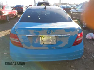 2014 Mercedes-Benz C 250 z VIN WDDGJ4HB8EG211556, wystawiony jako IAAI lot #40831987 z przebiegiem 98 958 mil mil oraz . Historia ofert i sprzedaży dostępna na DreamBid. Obrazek 16.
