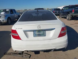 2015 Mercedes-Benz C-Class C 250 with VIN WDDGJ4HB6FG433689, listed as a IAAI auction lot 41397396 with 131,592 mi miles. Bid and sale history available at carsss.com. Image 16.