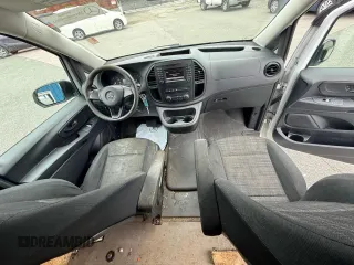 2016 Mercedes-Benz Metris Cargo z VIN WD3PG2EA6G3092872, wystawiony jako Copart lot #61676275 z przebiegiem 158 667 mil mil oraz Czysty tytuł • Clean title. Historia ofert i sprzedaży dostępna na DreamBid. Obrazek 7.