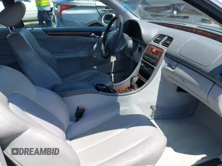 2001 Mercedes-Benz CLK 320/430 z VIN WDBLJ65G51F162092, wystawiony jako IAAI lot #42477861 z przebiegiem 165 725 mil mil oraz . Historia ofert i sprzedaży dostępna na DreamBid. Obrazek 5.