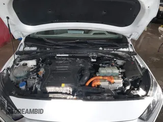 2020 Hyundai Ioniq SEL z VIN KMHC85LC9LU209366, wystawiony jako IAAI lot #41248182 z przebiegiem 120 121 mil mil oraz . Historia ofert i sprzedaży dostępna na DreamBid. Obrazek 10.