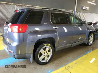 2013 GMC Terrain SLT z VIN 2GKALWEK8D6219783, wystawiony jako Copart lot #60334185 z przebiegiem 89 748 mil mil oraz Czysty tytuł • Clean title. Historia ofert i sprzedaży dostępna na DreamBid. Obrazek 3.