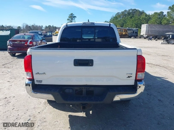 2017 Toyota Tacoma SR5 with VIN 5TFCZ5AN8HX089054, listed as a IAAI auction lot 41585724 with 151,071 mi miles. Bid and sale history available at carsss.com. Image 16.