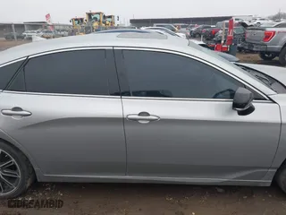 2019 Toyota Avalon XLE with VIN 4T1BZ1FB8KU006035, listed as a IAAI auction lot 41591179 with 111,917 mi miles. Bid and sale history available at carsss.com. Image 14.