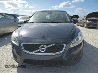 2013 Volvo C30 T5 z VIN YV1672MK9D2307541, wystawiony jako Copart lot #74385534 z przebiegiem 32 577 mil mil oraz Nie do naprawy. Historia ofert i sprzedaży dostępna na DreamBid. Obrazek 5.