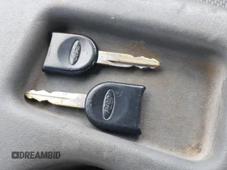 2011 Ford F-250 XL с VIN 1FT7X2B60BEA52497, выставлен на аукционе IAAI как лот 42223000 с пробегом 231 094 миль миль и . История ставок и продаж доступна на DreamBid. Изображение 11.
