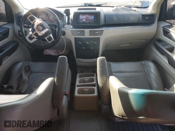 2014 Volkswagen Routan SE with VIN 2C4RVABG1ER134831, listed as a Copart auction lot 84247044 with 111,982 mi miles and Non repairable. Bid and sale history available at DreamBid. Image 8.