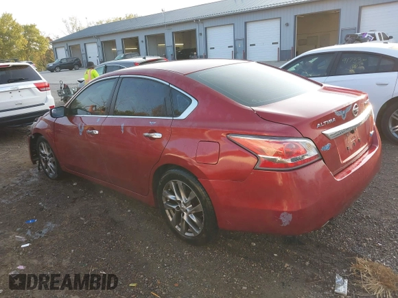 2014 Nissan Altima S with VIN 1N4AL3AP3EN351364, listed as a IAAI auction lot 40311520 with 236,550 mi miles and . Bid and sale history available at carsss.com. Image 3.
