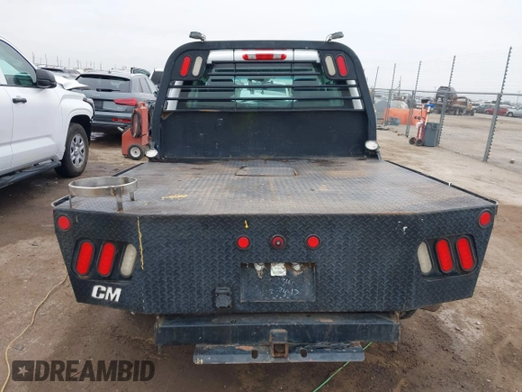 2010 Chevrolet Silverado 1500 with VIN 1GCSKPE32AZ189987, listed as a IAAI auction lot 41443898 with 175,896 mi miles and . Bid and sale history available at DreamBid. Image 16.