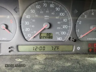 1998 Volvo V70 with VIN YV1LW5581W2459259, listed as a Copart auction lot 38167141 with 224,480 mi miles and Clean title. Bid and sale history available at DreamBid. Image 8.