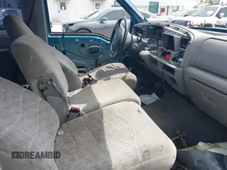 2000 Ford F-250 XL with VIN 1FTNX20F0YED11234, listed as a IAAI auction lot 42059492 with 18,500 mi miles and . Bid and sale history available at DreamBid. Image 5.
