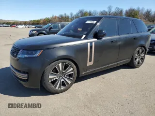 2023 Land Rover Range Rover SE z VIN SALKP9E75PA077913, wystawiony jako Copart lot #52419525 z przebiegiem 19 243 mil mil oraz Szkoda całkowita • Salvage title. Historia ofert i sprzedaży dostępna na DreamBid. Obrazek 1.