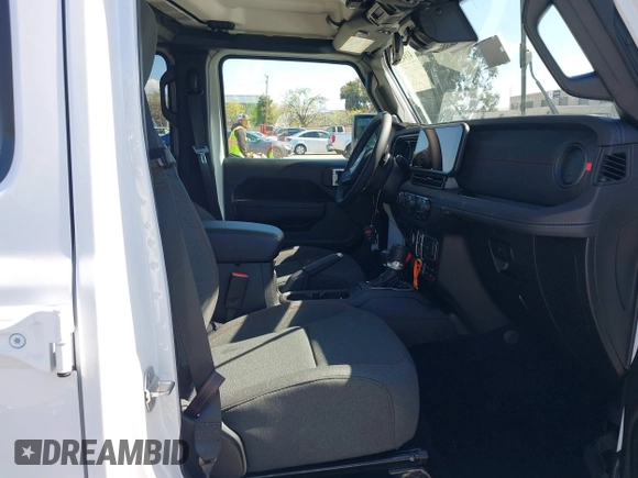 2025 Jeep Wrangler Rubicon with VIN 1C4PJXFN9SW523685, listed as a IAAI auction lot 41945204 with 24 mi miles and . Bid and sale history available at DreamBid. Image 5.