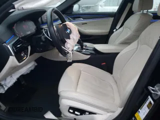 2022 BMW 5 Series 530i xDrive with VIN WBA13BJ07NCK90049, listed as a Copart auction lot 84477194 with 33,007 mi miles and Salvage Title. Bid and sale history available at carsss.com. Image 7.