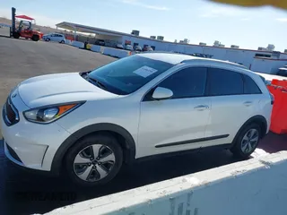 2017 Kia Niro LX with VIN KNDCB3LC6H5044078, listed as a IAAI auction lot 41466190 with 194,146 mi miles. Bid and sale history available at carsss.com. Image 14.
