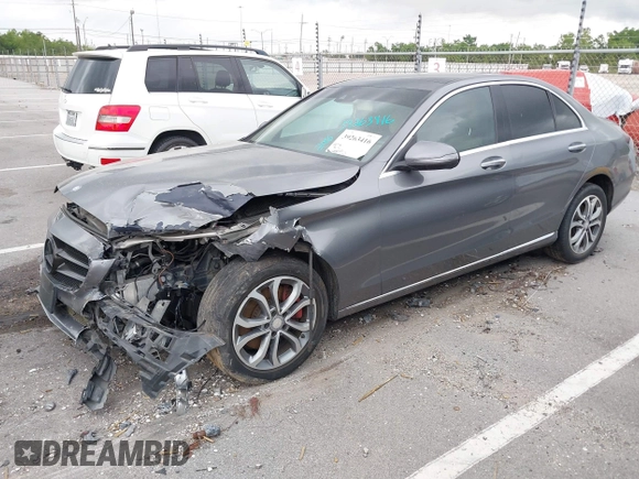 2016 Mercedes-Benz C 300 Luxury z VIN 55SWF4KB8GU138698, wystawiony jako IAAI lot #39263416 z przebiegiem 122 083 mil mil oraz . Historia ofert i sprzedaży dostępna na DreamBid. Obrazek 2.