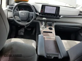 2022 Toyota Sienna LE с VIN 5TDKRKEC6NS077795, выставлен на аукционе Copart как лот 52788715 с пробегом 33 758 миль миль и Списание • Salvage title. История ставок и продаж доступна на DreamBid. Изображение 8.